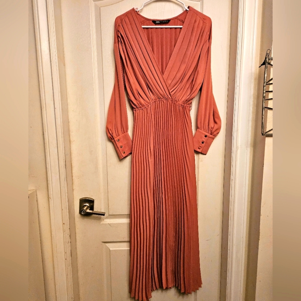 Elegant Coral Pleated Dress Zara